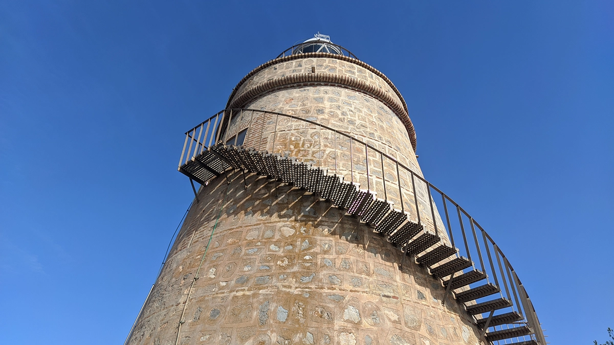 Faro-Punta-de-la-Mona-02